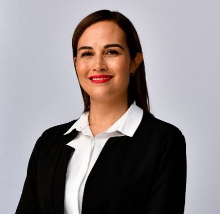 Juli Rizo Reno Mtra. Juliana Rizo Nieto - GLASS